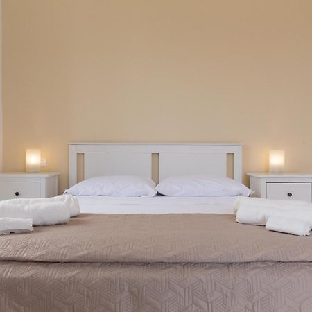 Al Corso Apartments Noto Buitenkant foto