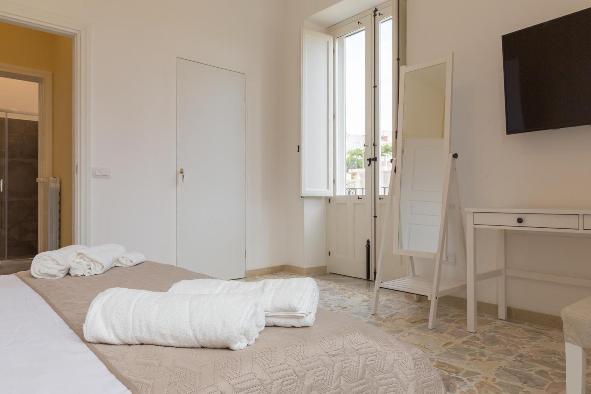 Al Corso Apartments Noto Buitenkant foto