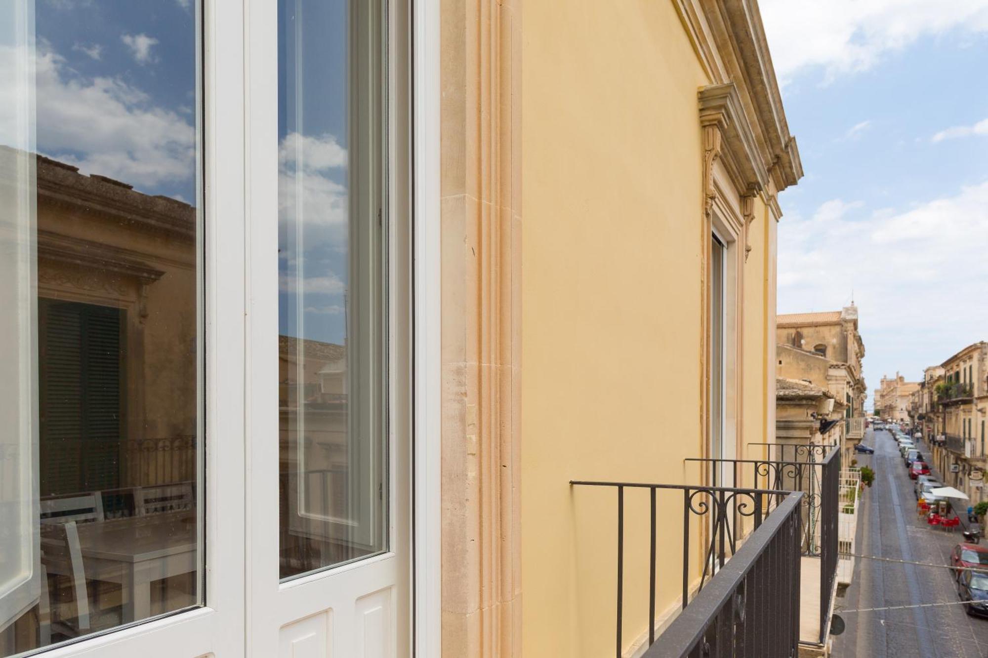 Al Corso Apartments Noto Buitenkant foto