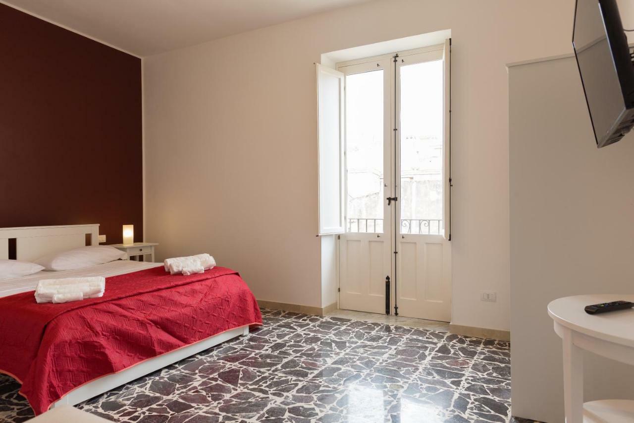 Al Corso Apartments Noto Buitenkant foto
