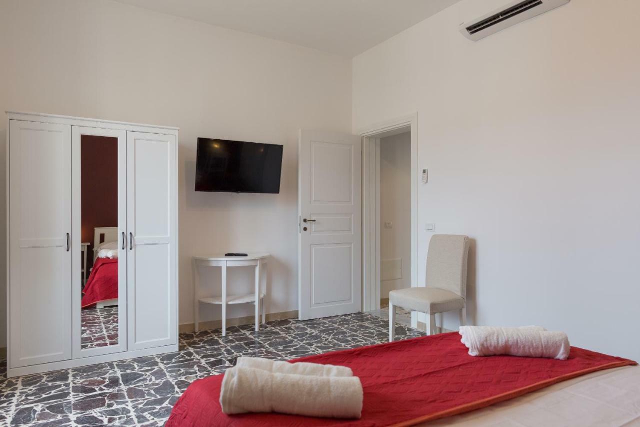 Al Corso Apartments Noto Buitenkant foto