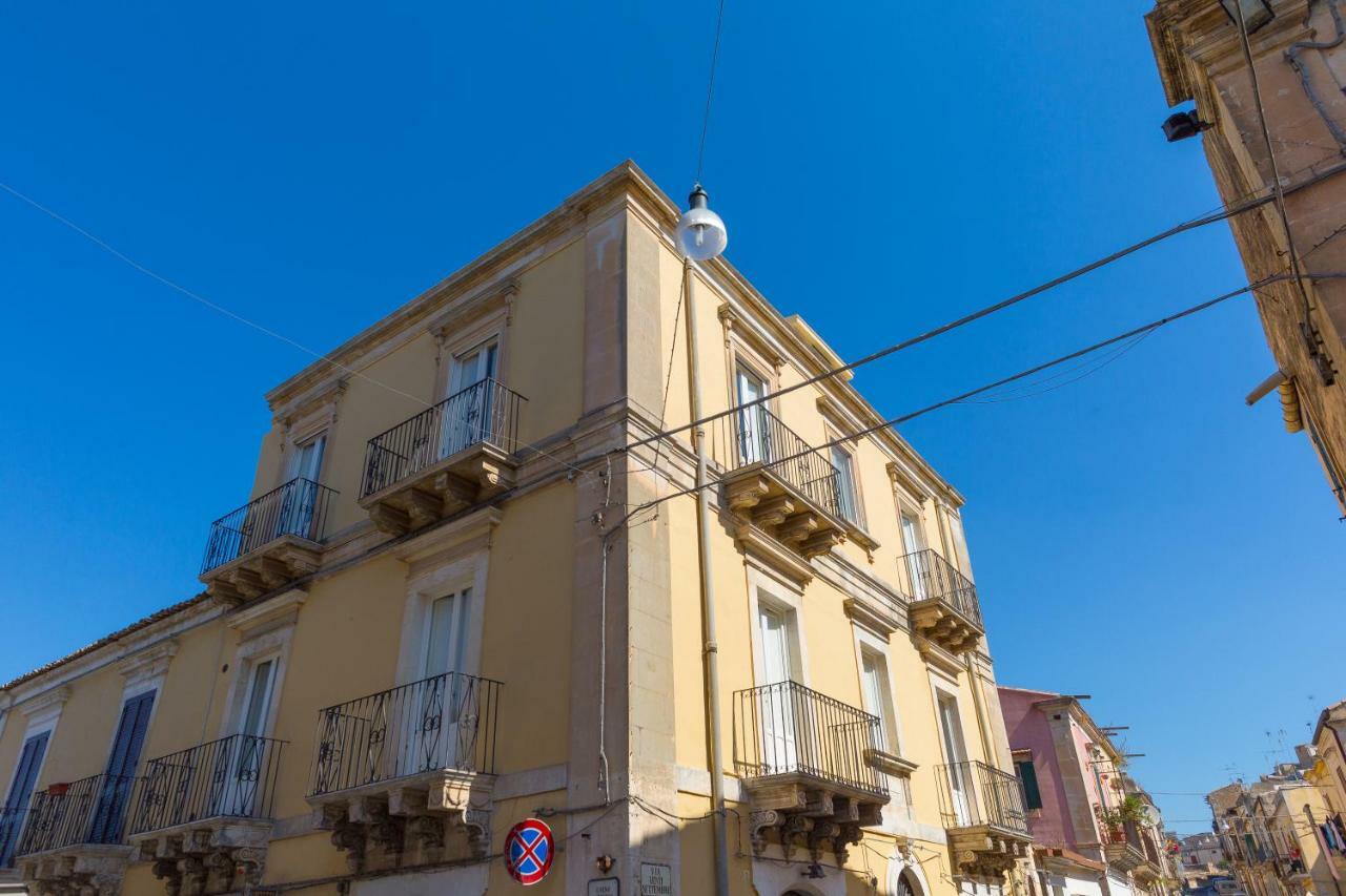 Al Corso Apartments Noto Buitenkant foto